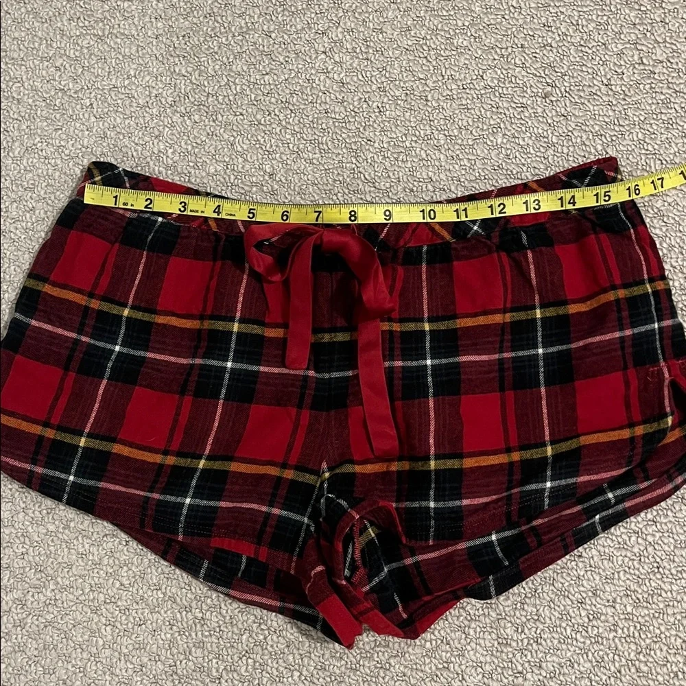Skims Flannel Micro Sleep Shorts - Picture 14 of 15